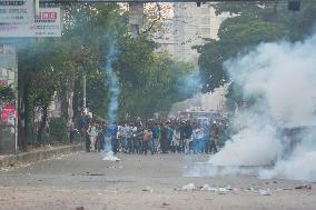 Clashes Erupt Between Students - Dhaka