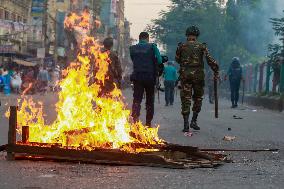 Clashes Erupt Between Students - Dhaka