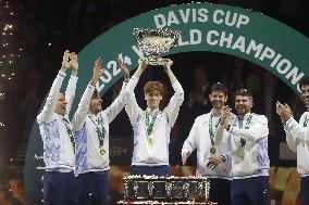 Italy Retain Davis Cup Title - Malaga