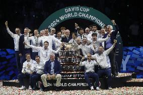 Italy Retain Davis Cup Title - Malaga