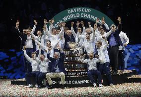 Italy Retain Davis Cup Title - Malaga