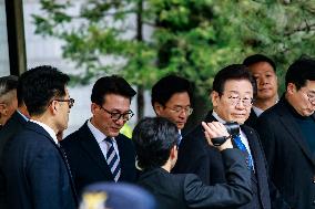 Lee Jae-myung, Leader Of The Democratic Party Of Korea, Acquitted In First Trial On Perjury Subornation Charges