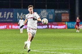 CFR Cluj v Rapid Bucharest - Romanian Superliga