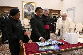 Pope Francis Receives the Congolese President - Vatican