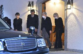 Condolence visit for late Princess Yuriko