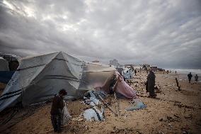 Heavy Rains Flood Tents In Gaza