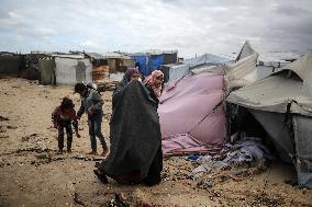 Heavy Rains Flood Tents In Gaza