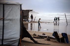 Heavy Rains Flood Tents In Gaza