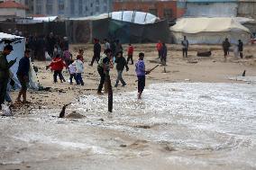 Heavy Rains Flood Tents In Gaza