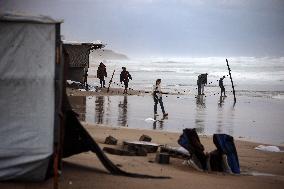 Heavy Rains Flood Tents In Gaza