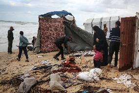 Heavy Rains Flood Tents In Gaza