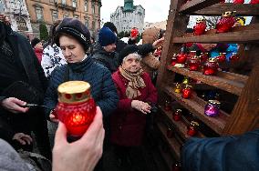 Lviv residents honor memory of Holodomor victims