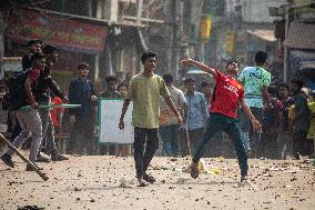 Clash Between Two Group Of Students In Dhaka