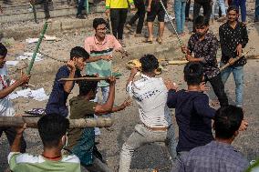 Clash Between Two Group Of Students In Dhaka