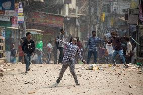 Clash Between Two Group Of Students In Dhaka