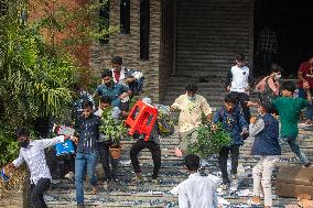 Clash Between Two Group Of Students In Dhaka