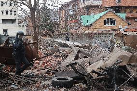 Russia strikes Kharkiv with missile on morning of November 25