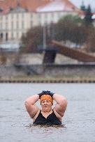 "Walruses" Brave Cold Waters In Warsaw