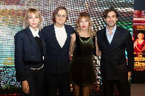 Les Femmes Au Balcon Premiere Paris