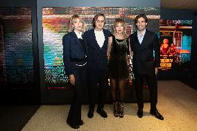 Les Femmes Au Balcon Premiere Paris