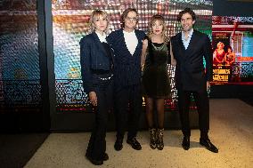 Les Femmes Au Balcon Premiere Paris