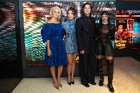 Les Femmes Au Balcon Premiere Paris