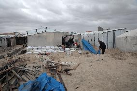 Heavy Rains Flood Tents - Gaza