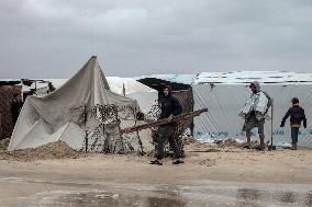 Heavy Rains Flood Tents - Gaza