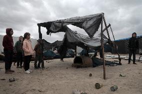 Heavy Rains Flood Tents - Gaza