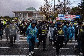 Cargo Truckers Solidarity Stages Surprise Protest At National Assembly, Demanding Legislation For Safe Freight Rates