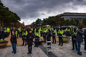 Cargo Truckers Solidarity Stages Surprise Protest At National Assembly, Demanding Legislation For Safe Freight Rates