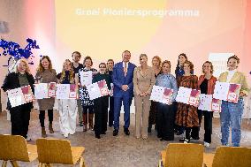 Royals Present Growth Certificates - Utrecht