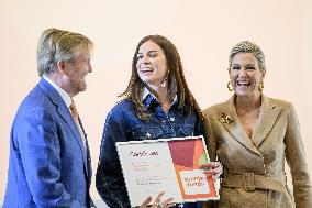 Royals Present Growth Certificates - Utrecht