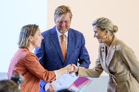 Royals Present Growth Certificates - Utrecht