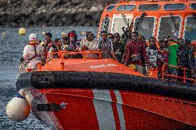 Several migrants arrive at the port of La Restinga - El Hierro