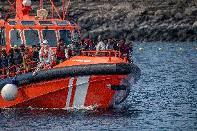 Several migrants arrive at the port of La Restinga - El Hierro