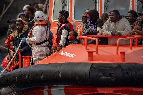 Several migrants arrive at the port of La Restinga - El Hierro