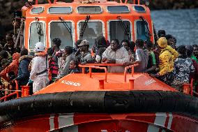 Several migrants arrive at the port of La Restinga - El Hierro