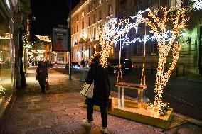 Faubourg Saint Honore Christmas Lights Unveiled in Paris FA