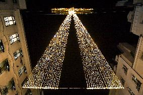 Faubourg Saint Honore Christmas Lights Unveiled in Paris FA