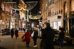 Faubourg Saint Honore Christmas Lights Unveiled in Paris FA