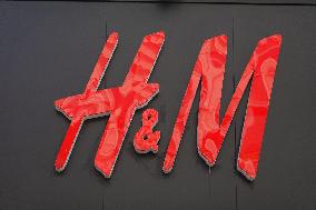 H&M Store