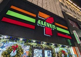 Seven-Eleven convenience store outlet