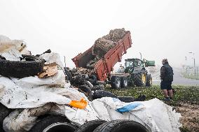 Angry Farmers Built A Mountain Of Wrath - France