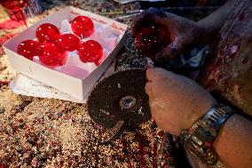 Making Christmas Balls In Mexico