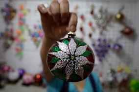 Making Christmas Balls In Mexico