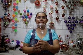 Making Christmas Balls In Mexico