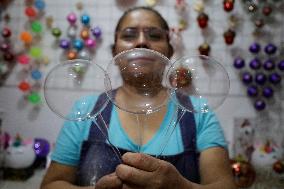 Making Christmas Balls In Mexico