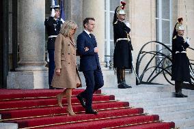 French President Emmanuel Macron and Nigerian counterpart Bola Tinubu - Paris