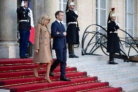 French President Emmanuel Macron and Nigerian counterpart Bola Tinubu - Paris